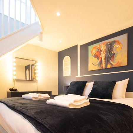 Lord Street - 2 Beautiful Apartments - Sleep Up To 14 Guests - By Rework Accommodation Chester Exteriör bild