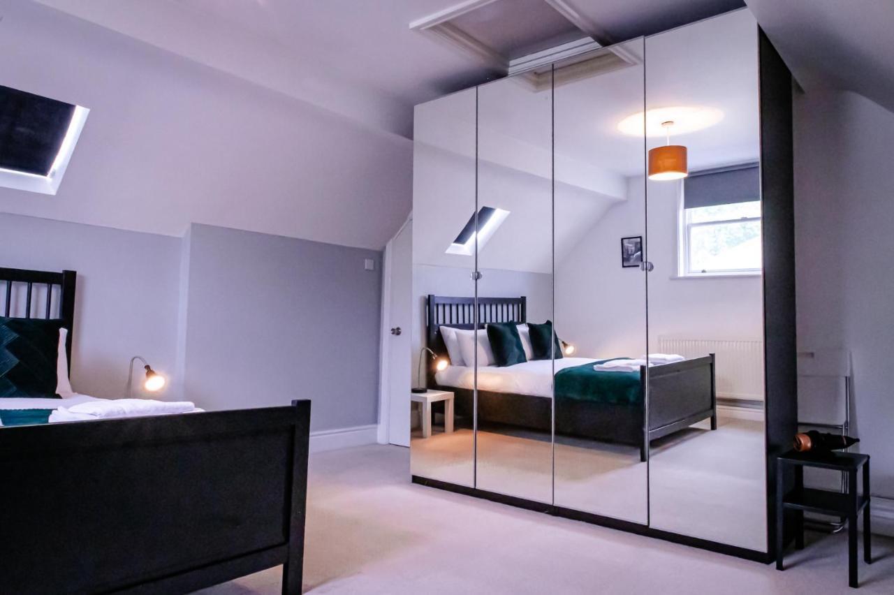 Lord Street - 2 Beautiful Apartments - Sleep Up To 14 Guests - By Rework Accommodation Chester Exteriör bild