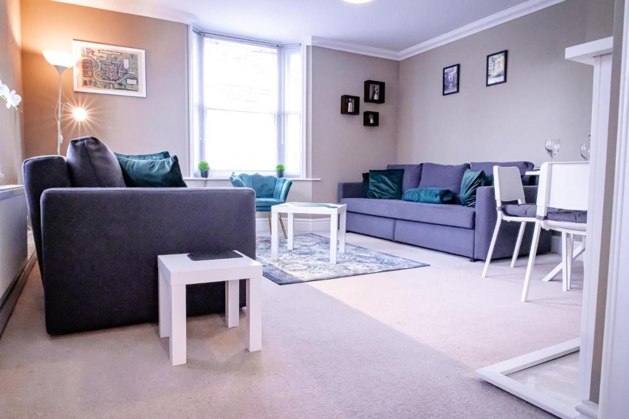 Lord Street - 2 Beautiful Apartments - Sleep Up To 14 Guests - By Rework Accommodation Chester Exteriör bild