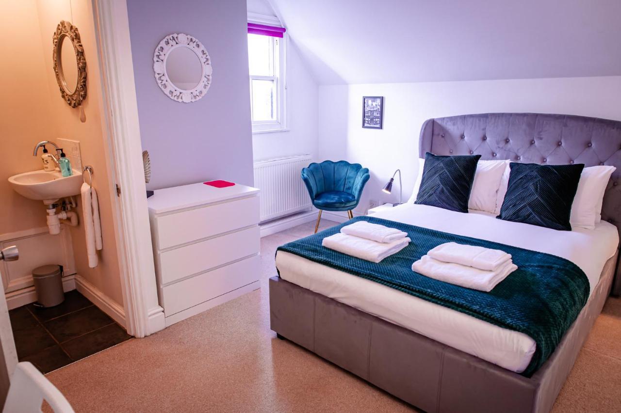 Lord Street - 2 Beautiful Apartments - Sleep Up To 14 Guests - By Rework Accommodation Chester Exteriör bild