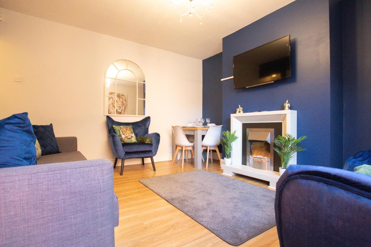 Lord Street - 2 Beautiful Apartments - Sleep Up To 14 Guests - By Rework Accommodation Chester Exteriör bild
