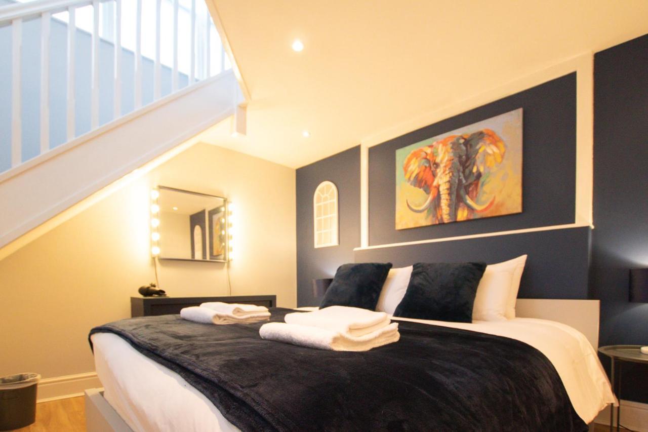 Lord Street - 2 Beautiful Apartments - Sleep Up To 14 Guests - By Rework Accommodation Chester Exteriör bild