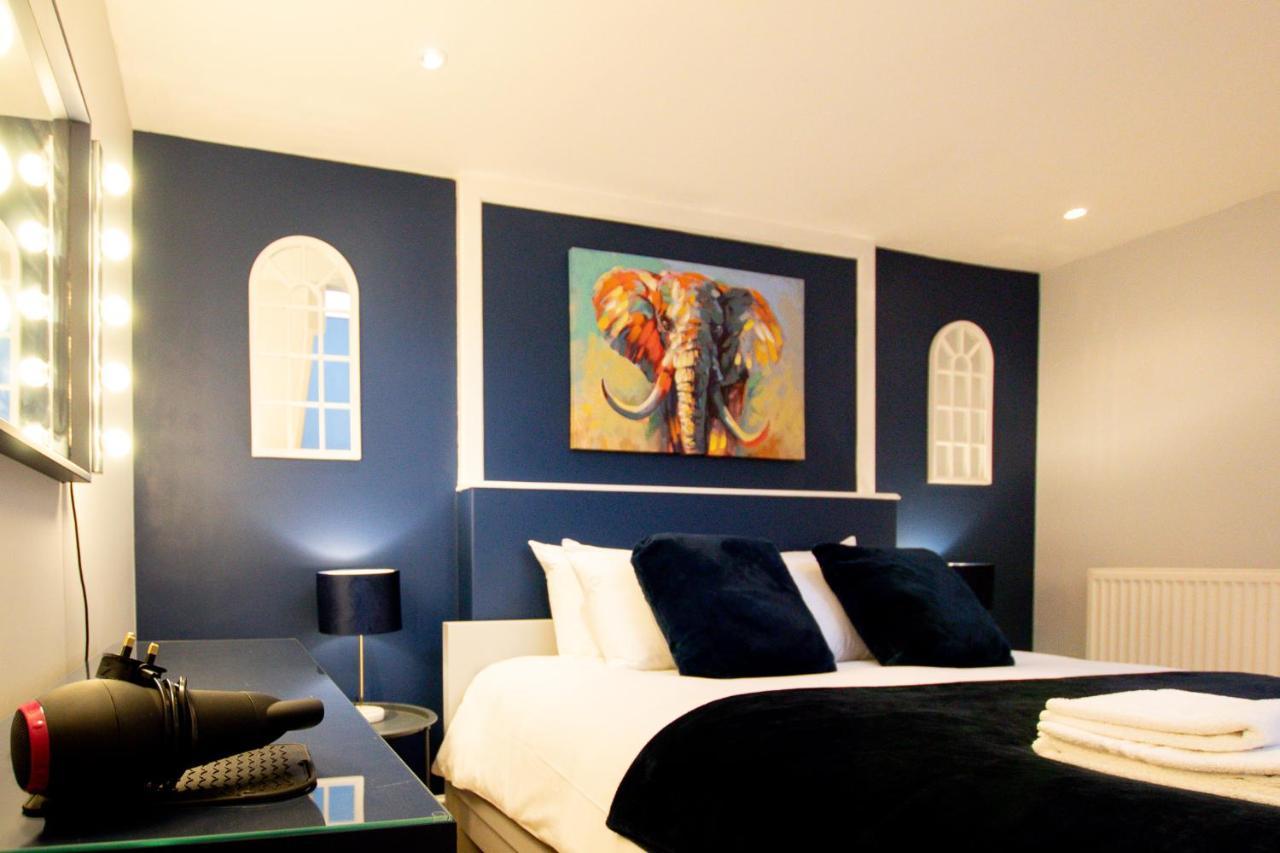 Lord Street - 2 Beautiful Apartments - Sleep Up To 14 Guests - By Rework Accommodation Chester Exteriör bild
