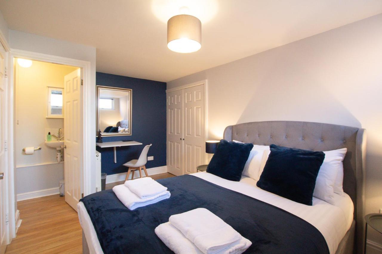 Lord Street - 2 Beautiful Apartments - Sleep Up To 14 Guests - By Rework Accommodation Chester Exteriör bild