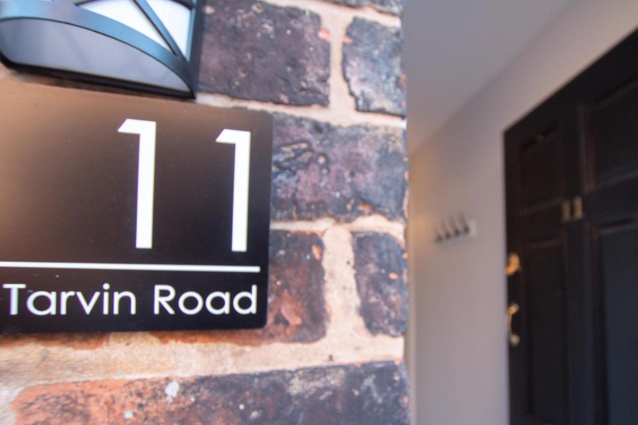 Lord Street - 2 Beautiful Apartments - Sleep Up To 14 Guests - By Rework Accommodation Chester Exteriör bild