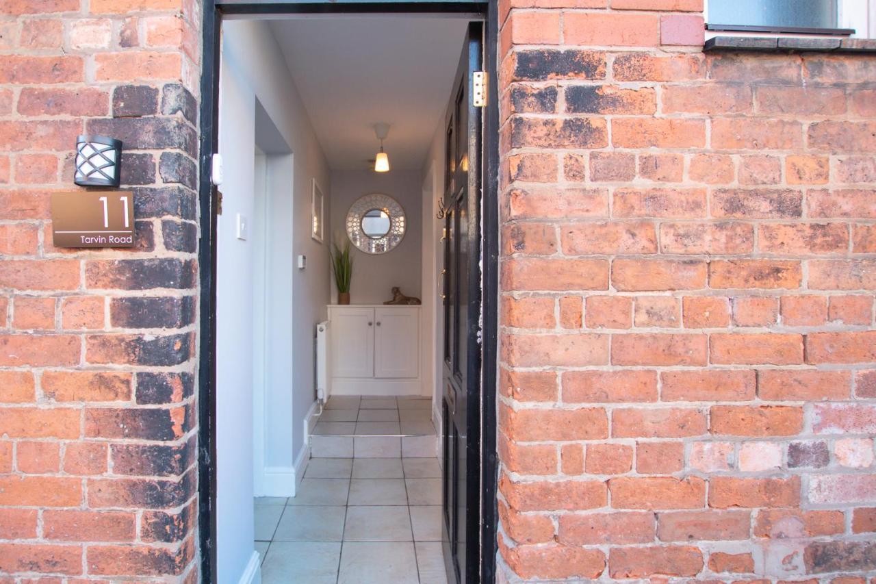 Lord Street - 2 Beautiful Apartments - Sleep Up To 14 Guests - By Rework Accommodation Chester Exteriör bild