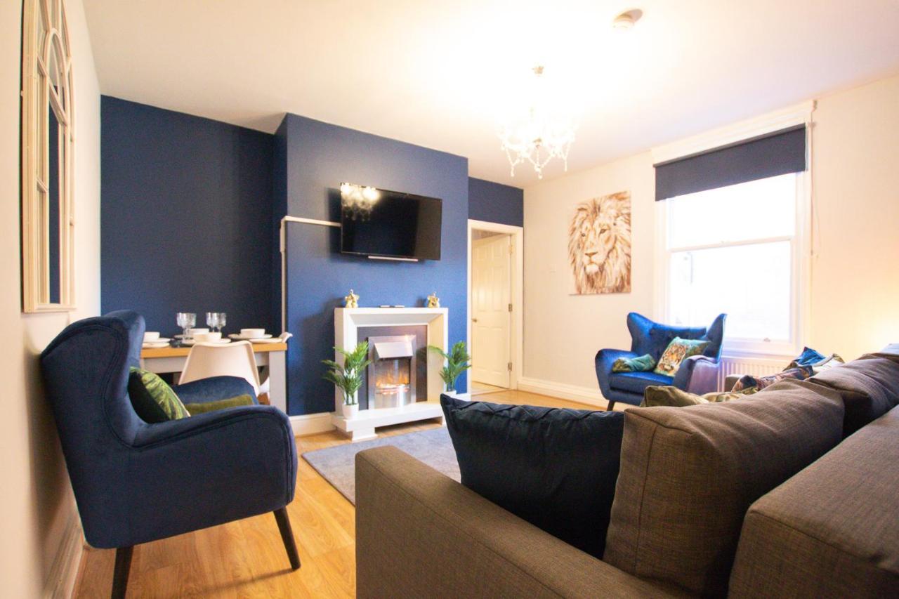 Lord Street - 2 Beautiful Apartments - Sleep Up To 14 Guests - By Rework Accommodation Chester Exteriör bild